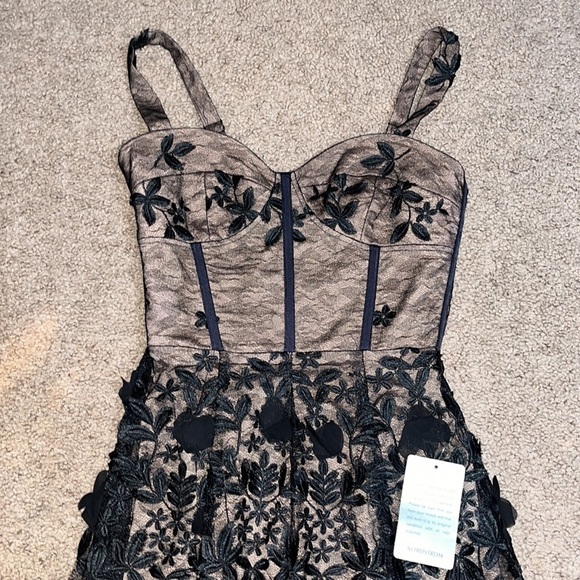 Dress the Population Anabel Embroidered Bustier Floral Sheer Lace Gown Black XXS - Picture 7 of 15